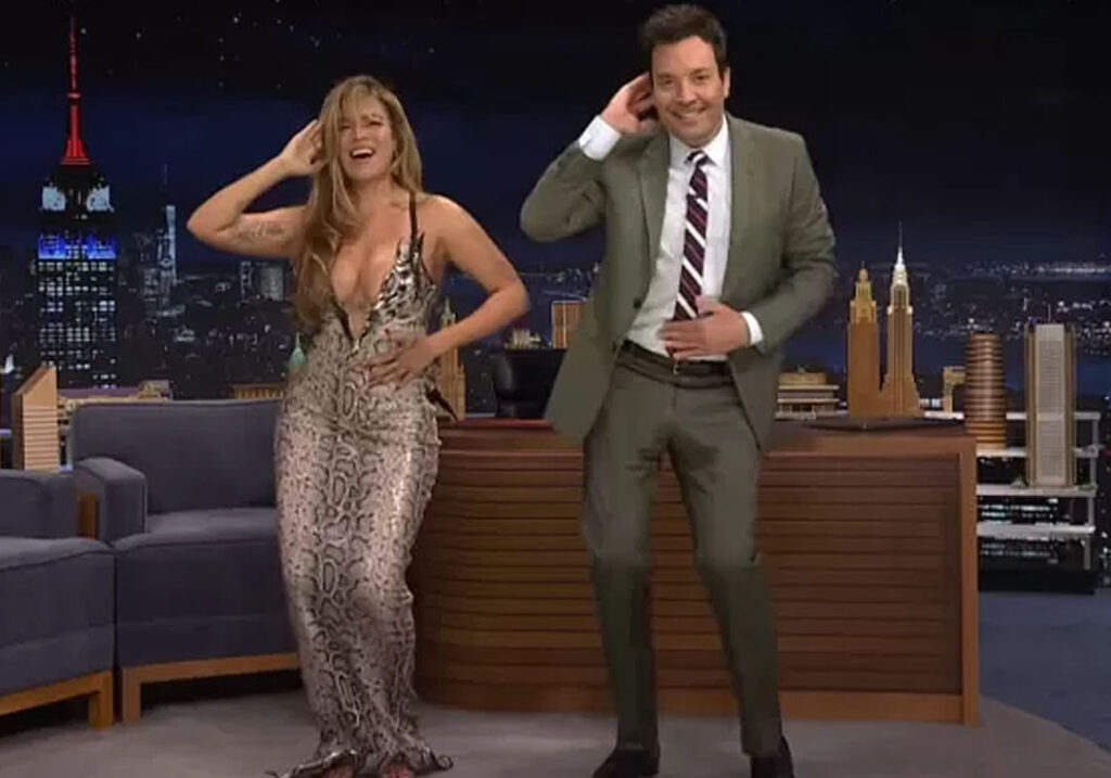 VIDEO: Karol G puso a bailar a Jimmy Fallon al ritmo de ‘Tropicoqueta’ en ‘The Tonight Show’